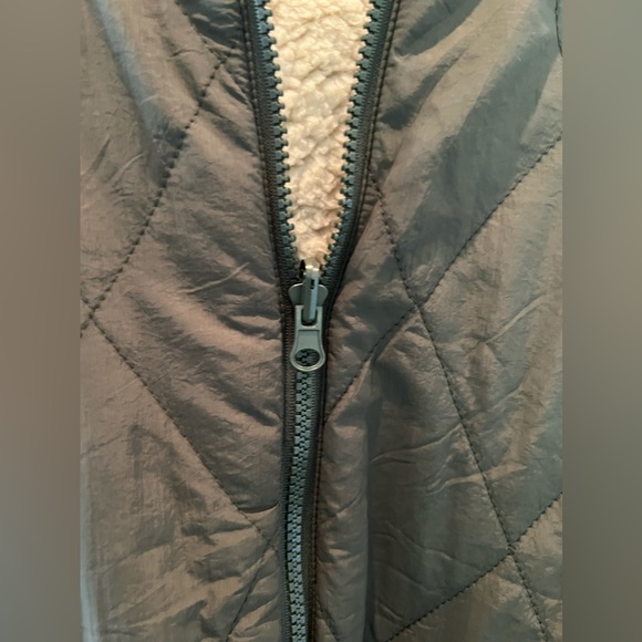 Mid length reversible  Sherpa lined winter coat - Picture 6 of 6